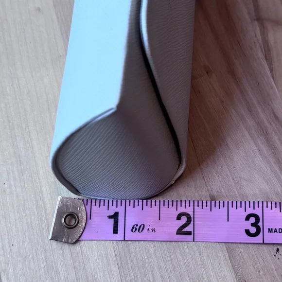 3/$15 Michael Kors Ivory Sunglasses Holder - Picture 7 of 7